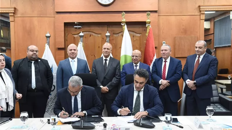 توقيع عقود تشغيل وصيانة 11 محطة تحلية بطاقة 485 ألف متر مكعب يوميًا بالشراكة مع القطاع الخاص