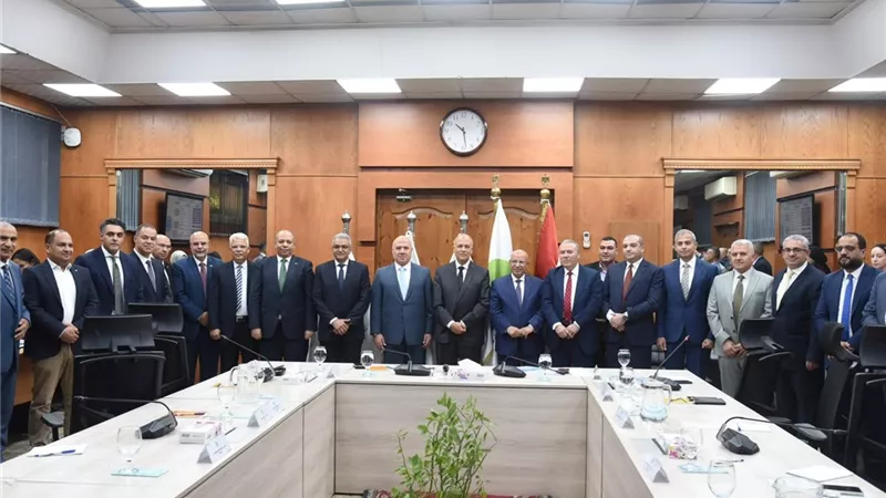 نائب وزيرة الإسكان: تحسين كفاءة الطاقة وضمان جودة المياه بمحطات التحلية