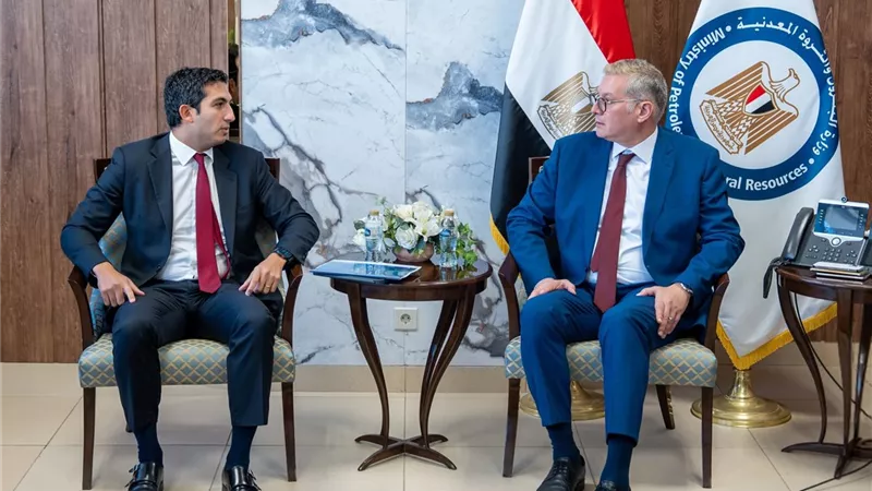 مباحثات بين البترول وفيرتيجلوب لإقامة مجمع للأسمدة الفوسفاتية بالعين السخنة باستثمارات تتجاوز 1.5 مليار دولار