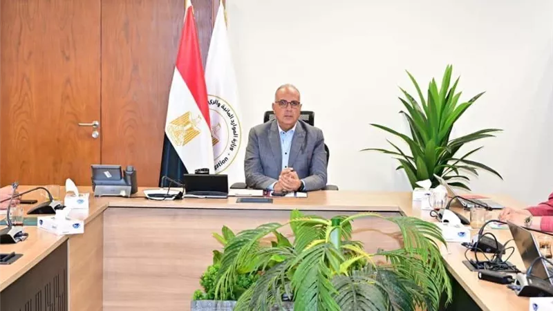 وزير الري يوجه باستغلال أراضي الوزارة لزيادة موارد الدولة وتوفير فرص عمل للشباب