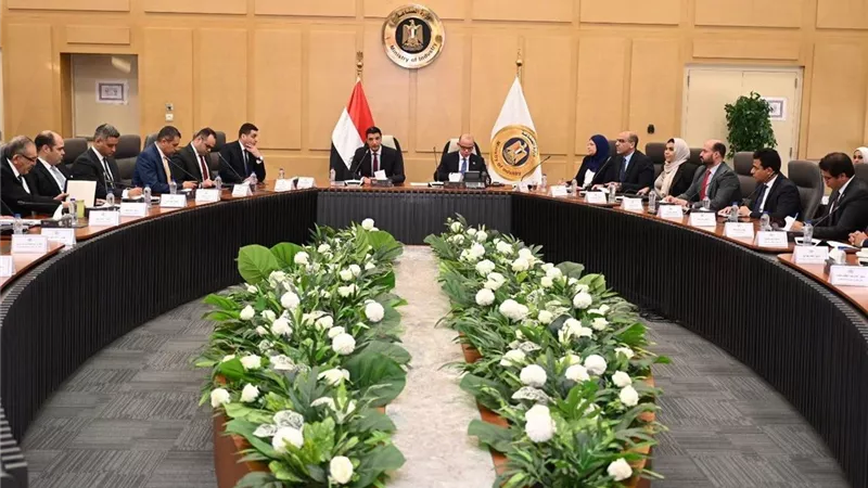 الحكومة تشكل لجنة لمتابعة سوق البيليت وضمان توفير مستلزمات إنتاج مصانع الحديد بأسعار مناسبة